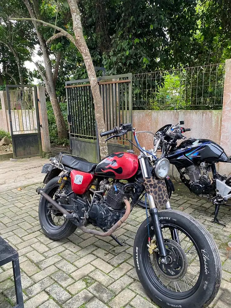 Motor custom british