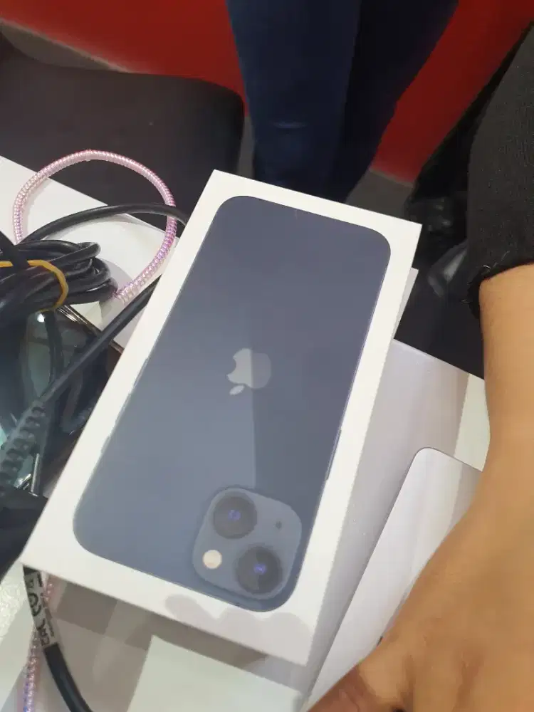 Iphone 13 128gb garanai ibox PAA 1 tahun green pell
