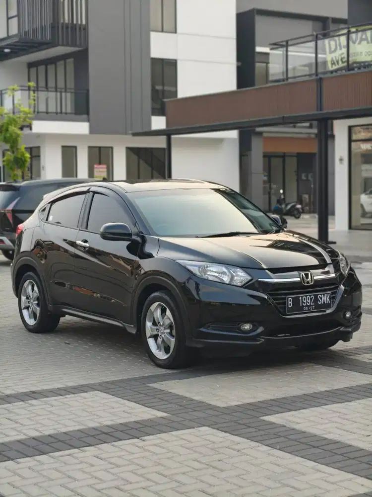 (LOW KM) Honda HRV 1.5 E AT 2017