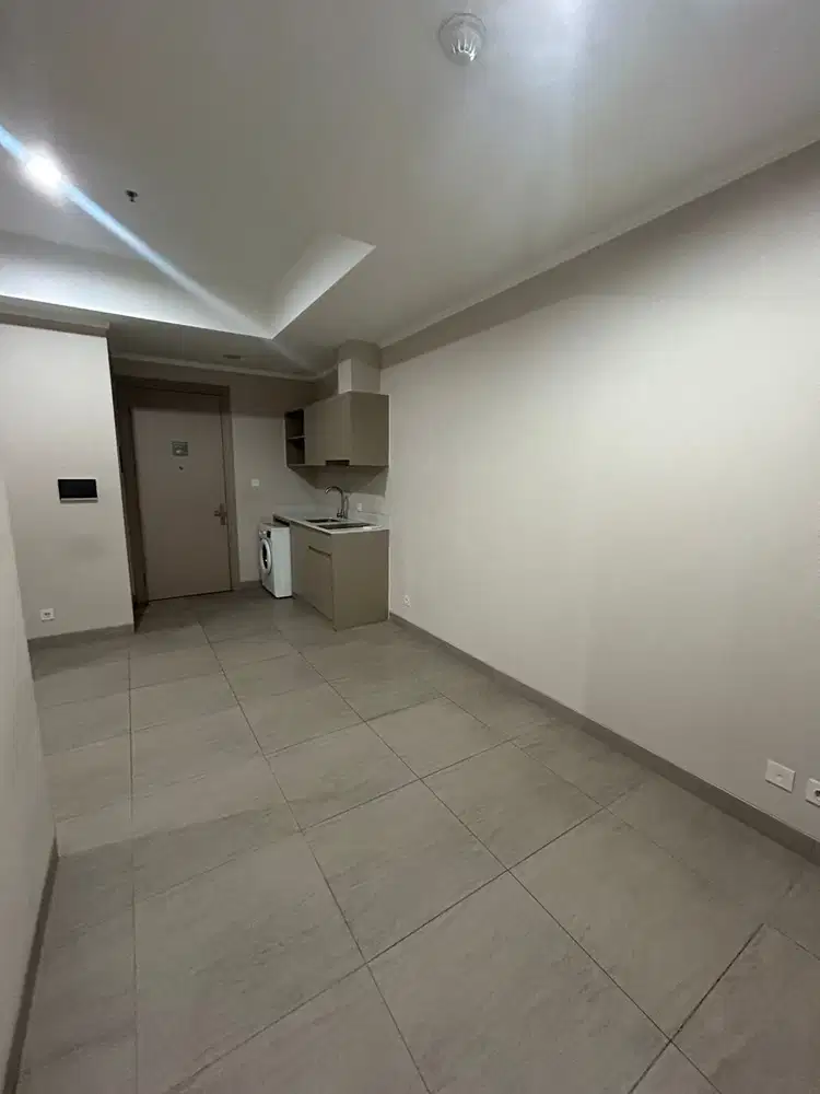 disewakan 2 bedroom luas 70m semi furnish menara Jakarta kemayoran