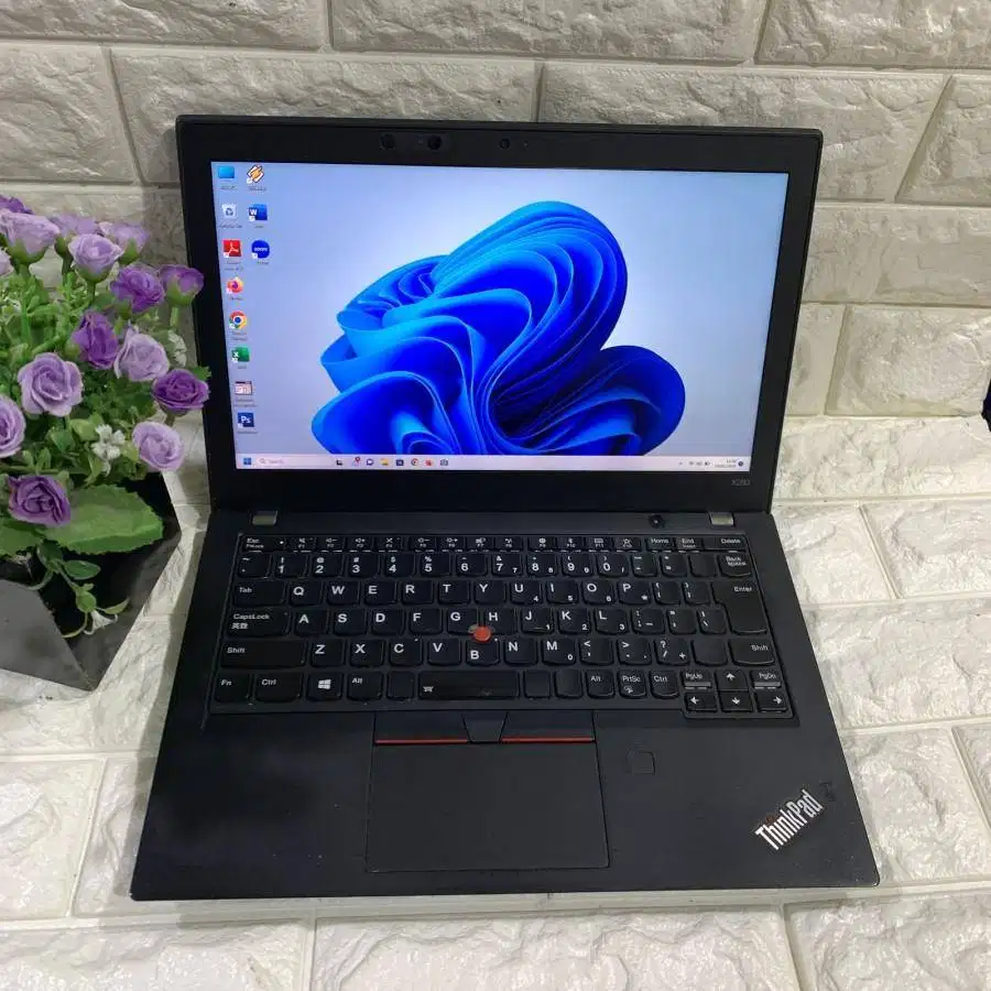 Laptop Lenovo Thinkpad X280 Core i5 - 8250U Ram 8GB 12,5inch N-RTV