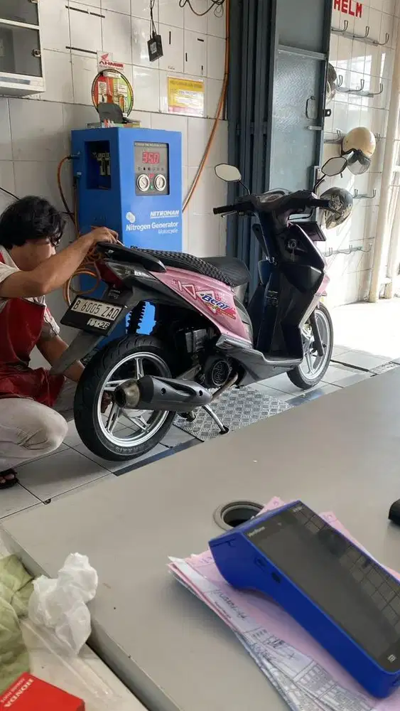 honda beat 2011 Pink