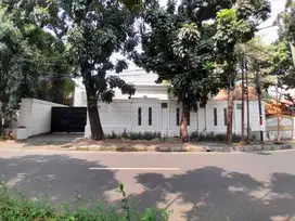RUMAH MURAH TANAH LUAS STRATEGIS DI MENTENG, JAKARTA PUSAT