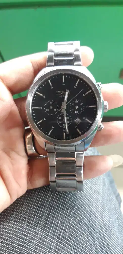 Jam tangan pria quartz