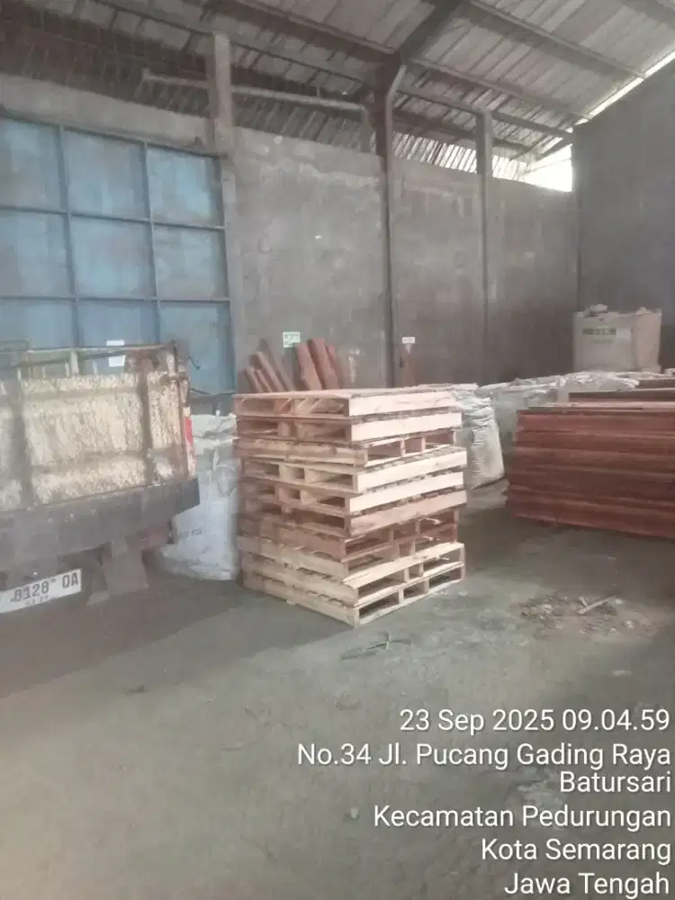Palet kayu lokal dan custom