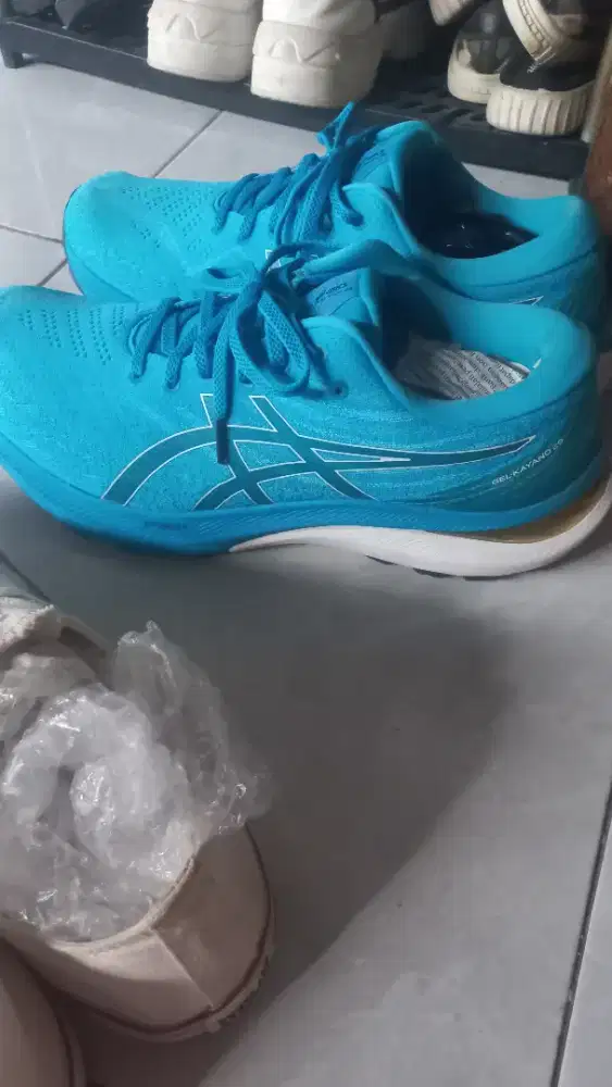 Menjual sepatu assic size 44 kondisi like new