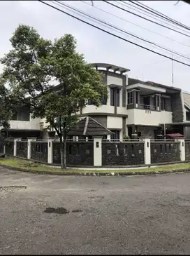 Termurah! Rumah Lux di Batununggal Bandung