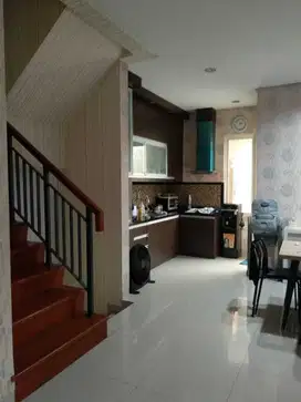 Dijual Cepat Rumah Golf Lake Residence