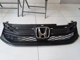Gril depan Honda Brio RS