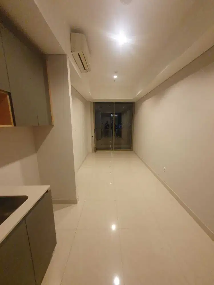 3BR Hook Unfurnished Apartemen Taman Anggrek Residences