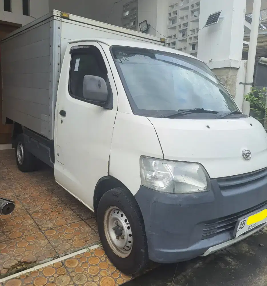 Mobil box  Daihatsu 1300cc 2014