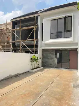 RUMAH MEWAH TANAH LUAS DI JATIASIH
