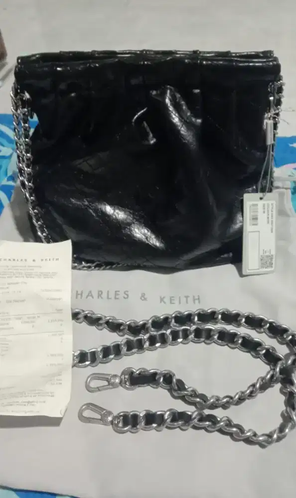 Tas Charles & Keith Duo Chain Handle Shoulder Bag
Original