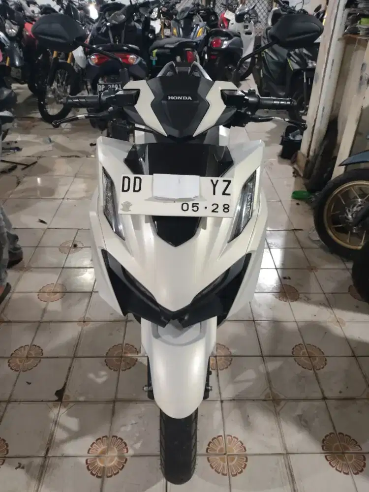 Honda Vario 160cc 2023 putih abs