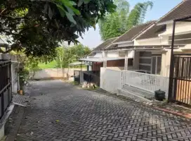 DIJUAL RUMAH AREA TASIKMADU UNDER 500 JUTA!