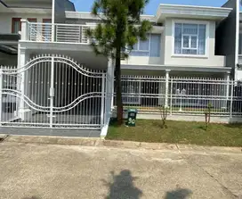 Dijual rumah dengan pool dikawasan argenia sentul