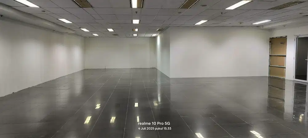 SEWA KANTOR GRAHA PENA BARE LUAS 198 SQM