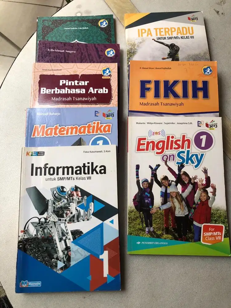 Buku bekas kelas VII