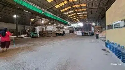 Sewa Gudang Jalan Utama Sukarno hatta Dekat Tol Pasko