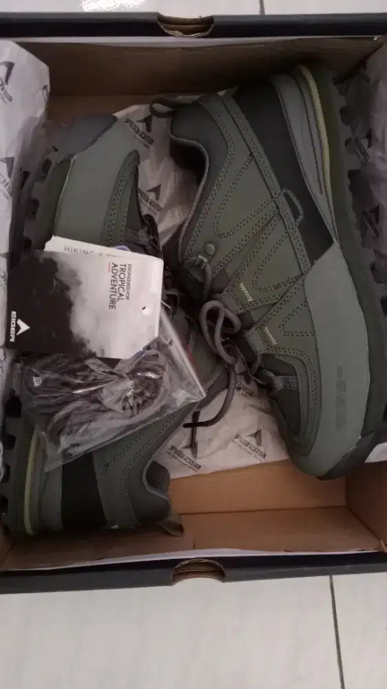 Sepatu hiking eiger