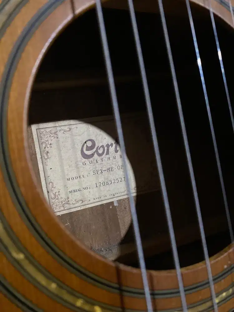 Gitar akustik elektrik cort
