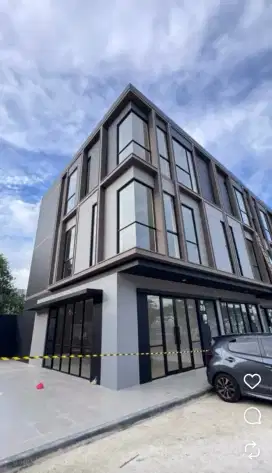 disewakan rumah toko disamping hotel harper