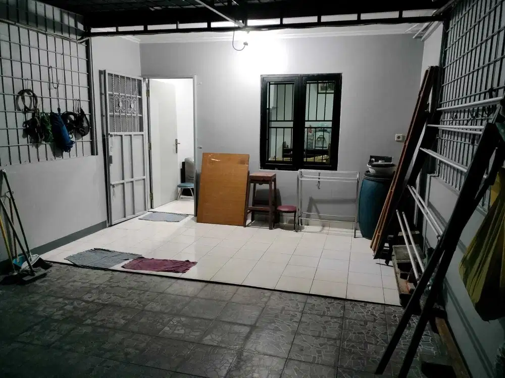 DISEWAKAN RUKO 3 LANTAI STRATEGIS DI CENGKARENG BARAT, JAKARTA BARAT