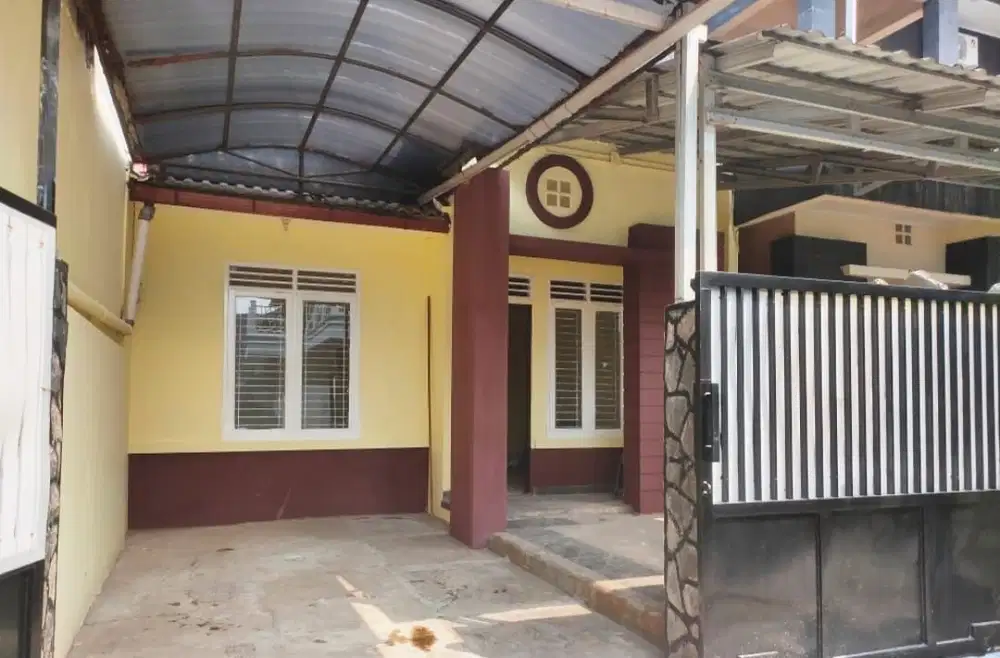 Rumah harga murah lokasi bagus luas 90m2 siap huni di Taman Royal