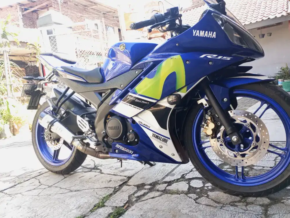 R15 V2 Tangan Pertama Pajak Isi Full Orisinilan masih bawaan Pabrik
