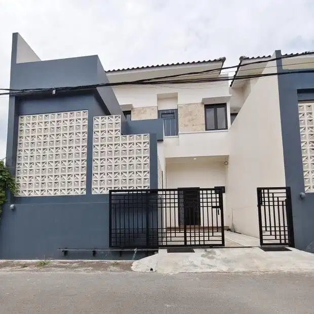 Rumah Baru 2 Lantai Modern kekinian Strategis di Jl Kalijati Antapani
