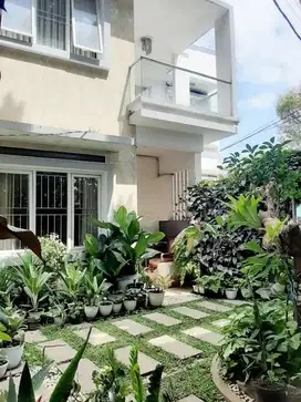 Rumah Usaha Hook 3 lantai di Geger Kalong, Bandung