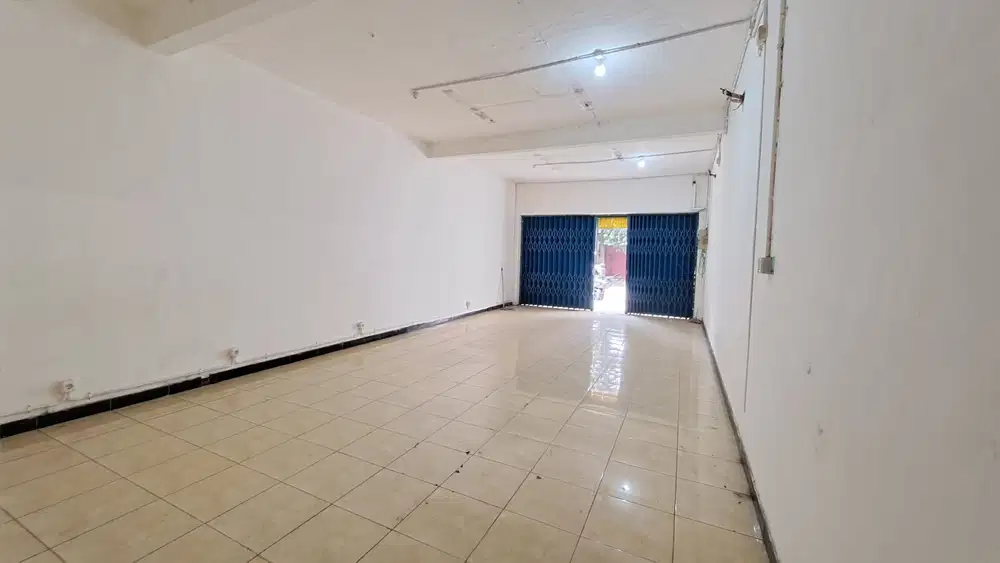 Disewakan ruko 3 lantai mainroad karapitan