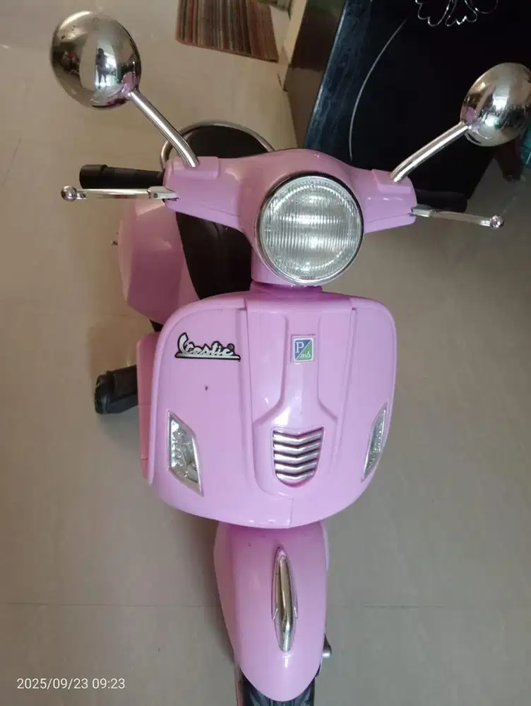 Motor vespa anak