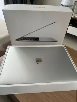 Dijual cepat macbook pro 2018 16/512GB