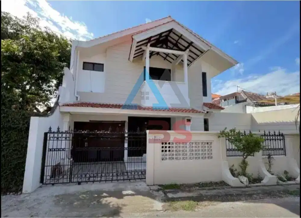 DIJUAL RUMAH 2 LANTAI ELEGAN DAN NYAMAN