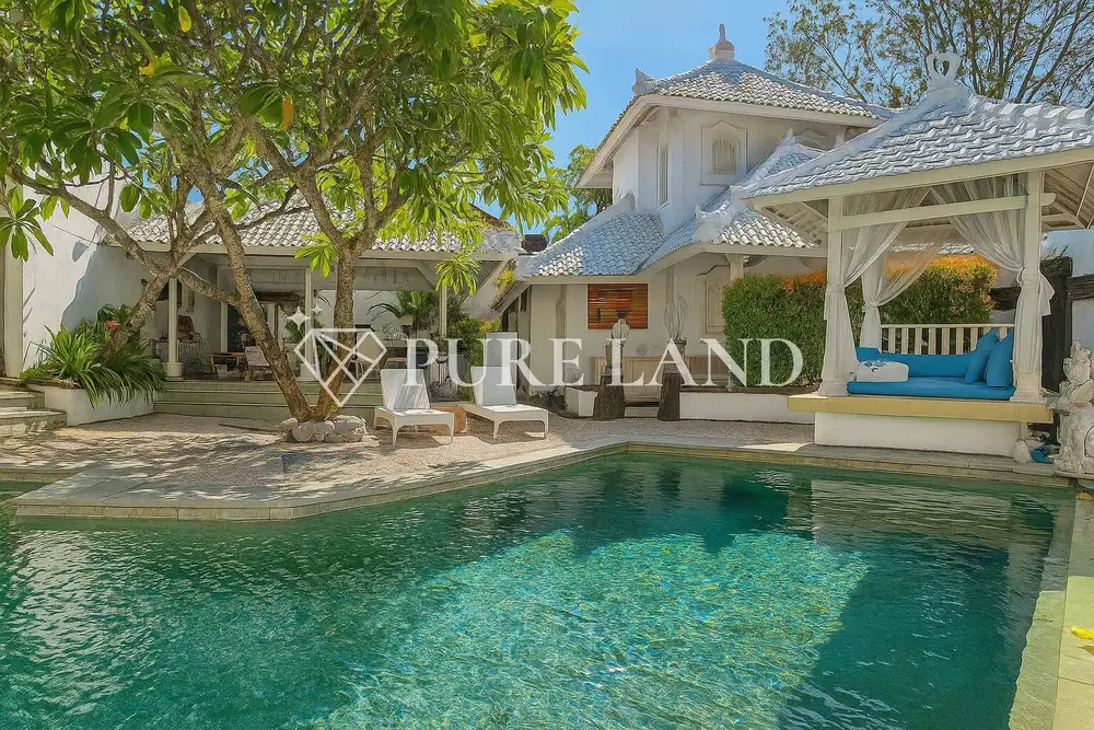 2BR Modern Balinese Villa in Kerobokan
