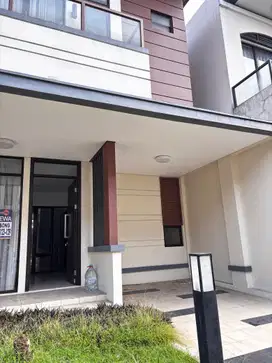 Dijual atau Sewa Rumah Rapih Semifurnish Siap Huni di Lavon Swancity