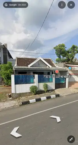 Dijual Rumah - Pinggir Jalan Raya di Solo (Kota Surakarta)