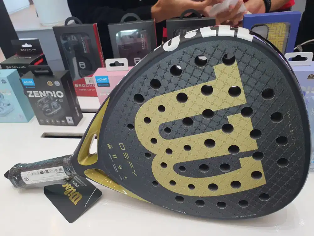 Wilson DEFY LS V1 padel rackets light and soft