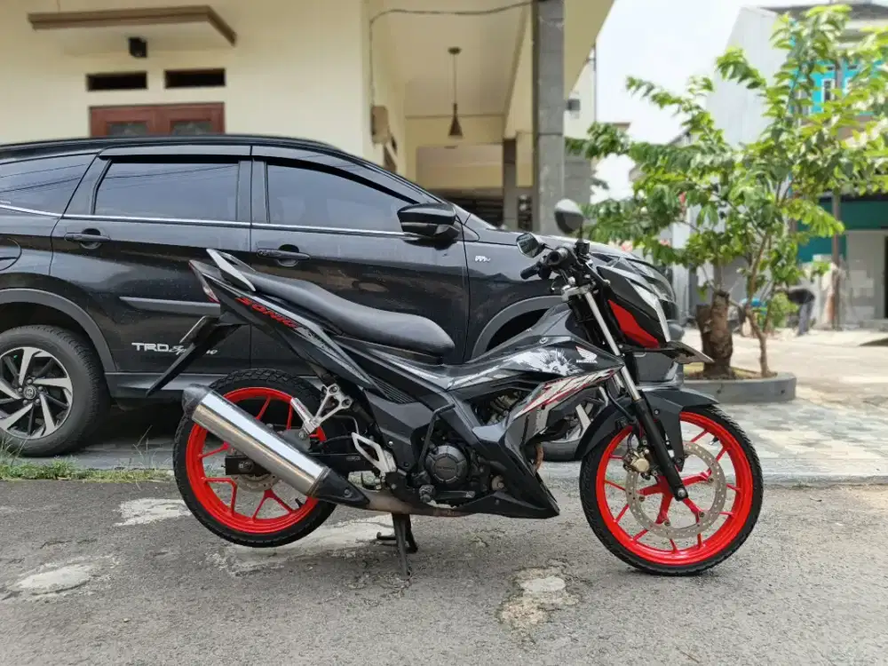 Honda sonic 150R tahun 2018 Kondisi Bagus