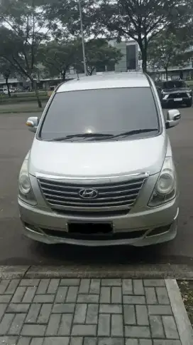 Hyundai H1 bensin type XG
