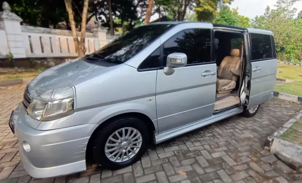 Nissan Serena Autech Tipe Tertinggi (C24)