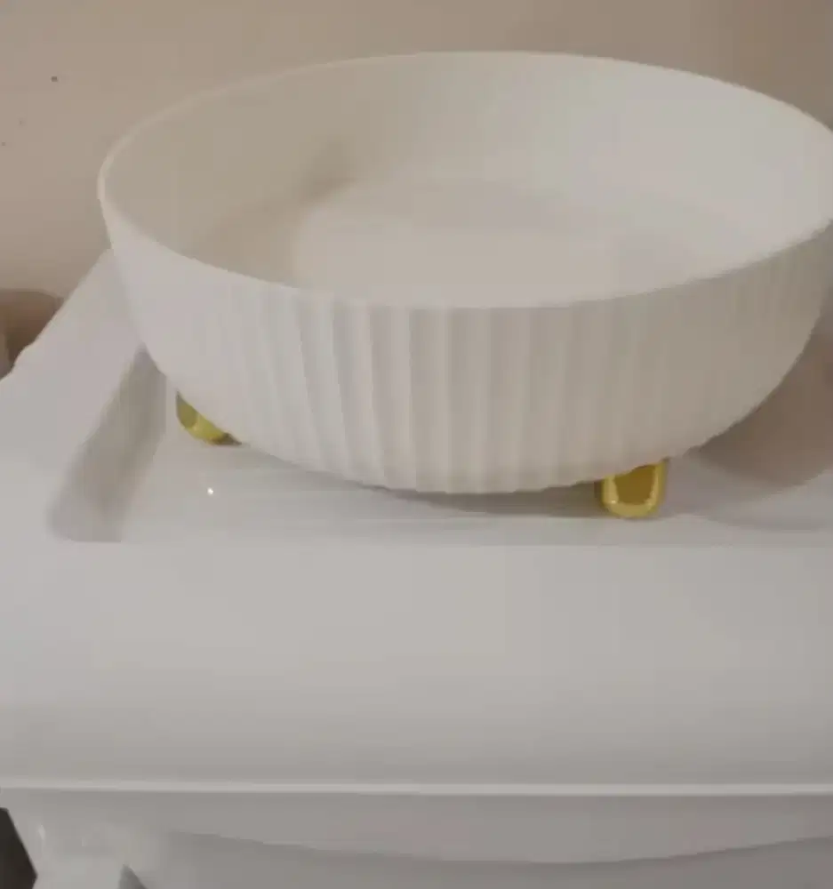 Tempat minuman aqua gelas