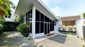 Dijual Murah Rumah Usaha Siap Pakai Lokasi Strategis Dekat Diponegoro