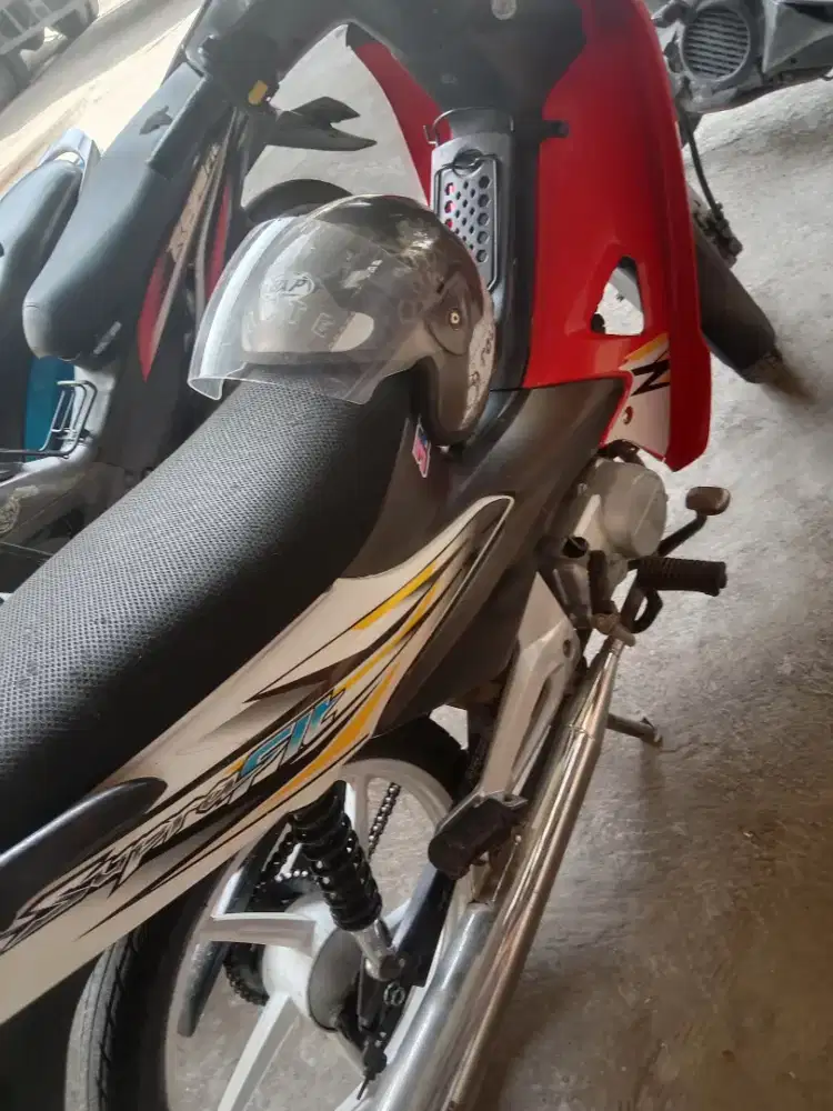 Dijual cepat Supra fit new cakram 2004 istimewa