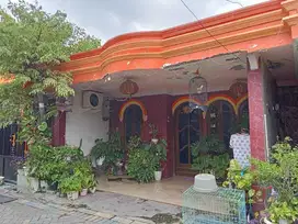 RUMAH DI JALAN ROOMO, MANYAR GRESIK
