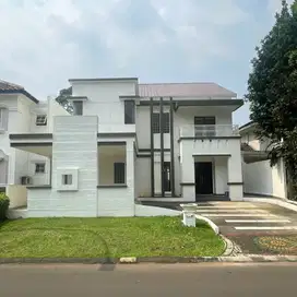 ​Sewa Rumah Mewah di Golf Area BSD City, Selangkah ke Danau!