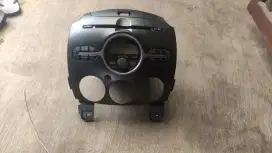 Head Unit Bawaan Mazda 2