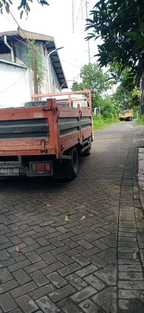 Gudang tersembunyi di surabaya barat