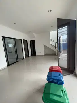 Dijual Rumah PIK2 Uk. 8x12.5m2 Cicilan Panjang 4+1 Kamar Tidur Murah